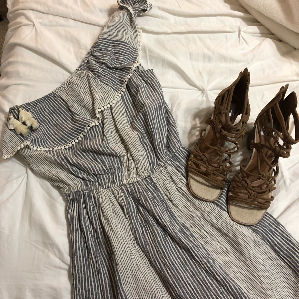 American Eagle one shoulder dress!